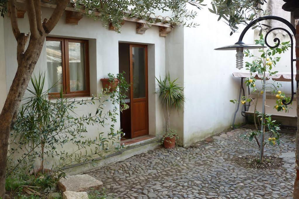 Casa Camboni-Dimora Storica Bed & Breakfast サン・ヴィート エクステリア 写真